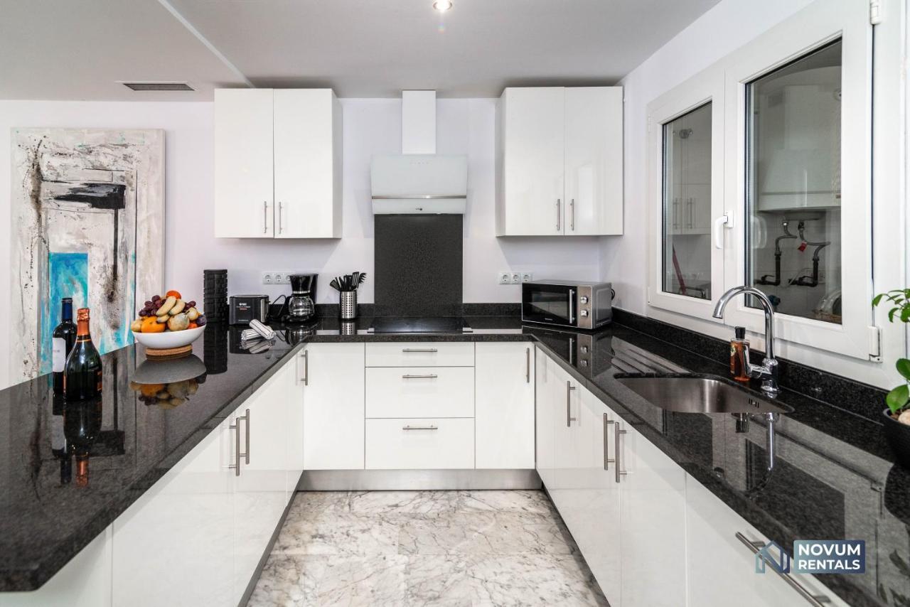 Apartemen Puerto Banus Finest 2-bdrm - 50 Metres To *